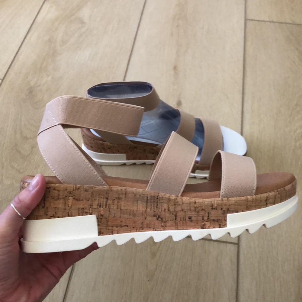 BRAND NEW Steve Madden platform sandals